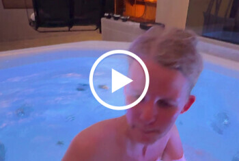 Riskanter geiler Blowjob im Spa! Facial voll in meine Fresse!